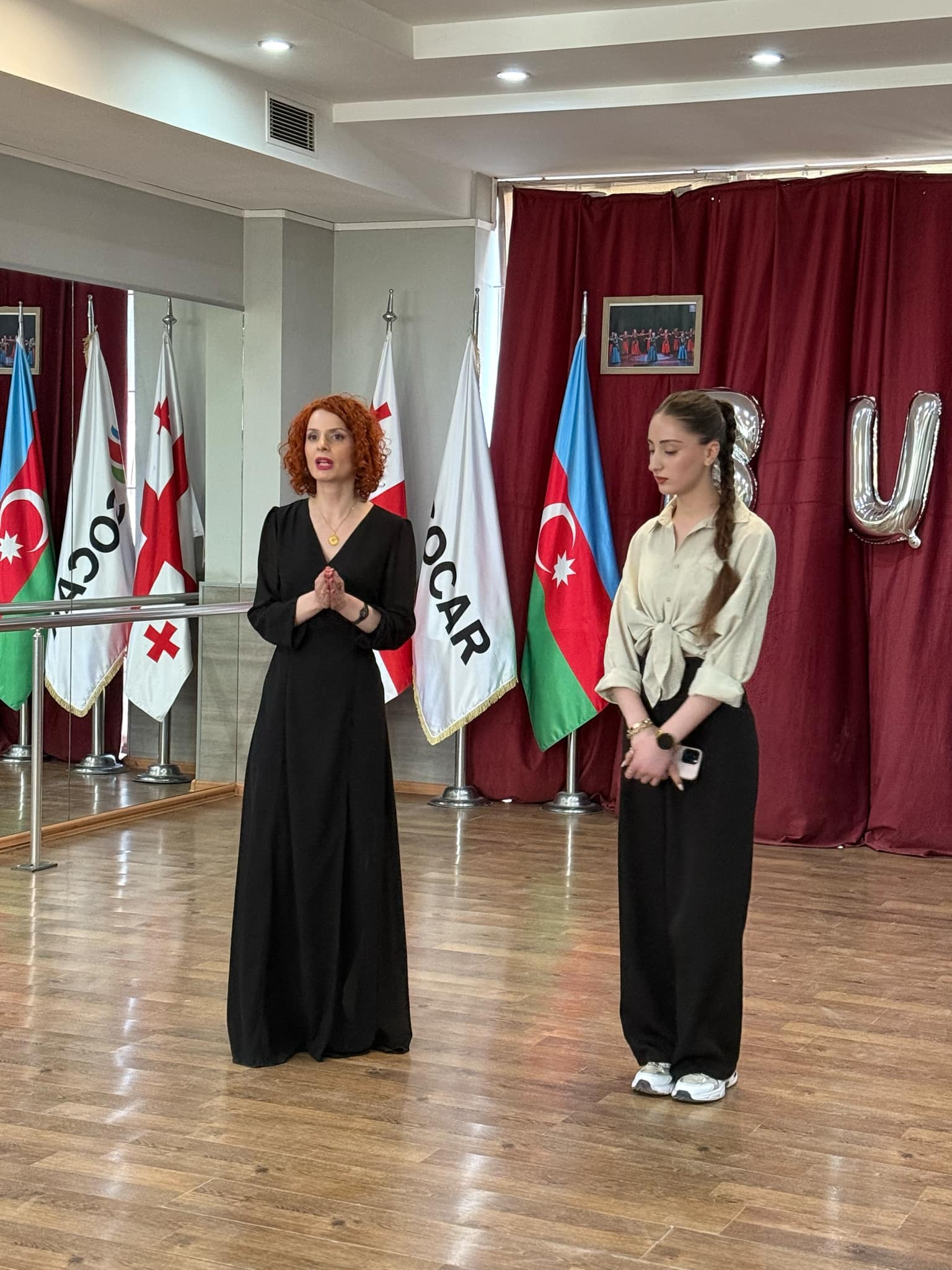 The traditional report concert of the dance group for parents took place at the Tea House