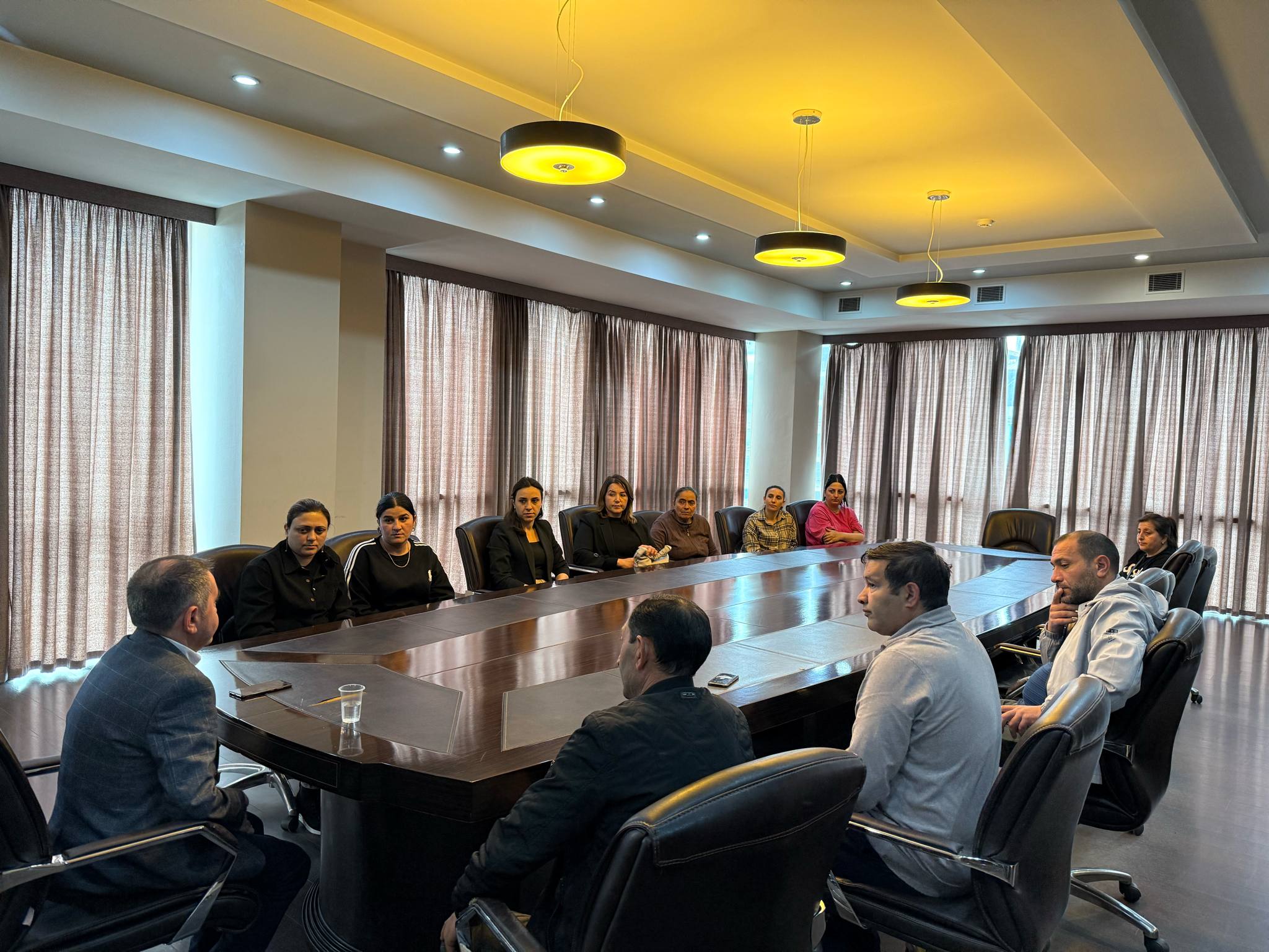 The next meeting was held with the parents of young people in the tea House in the Tea House