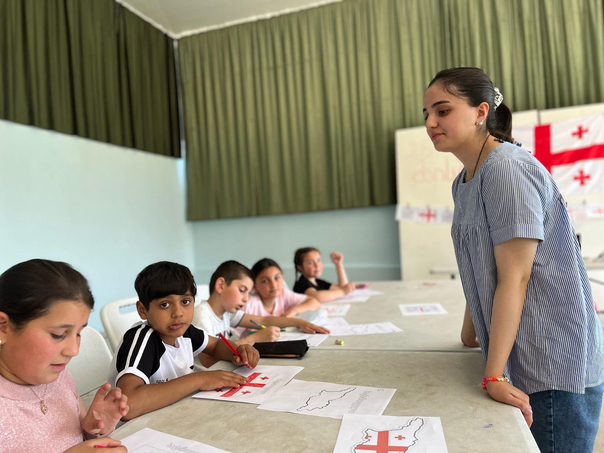 Children in the village of Yukhari Saral celebrated Georgia's Independence Day