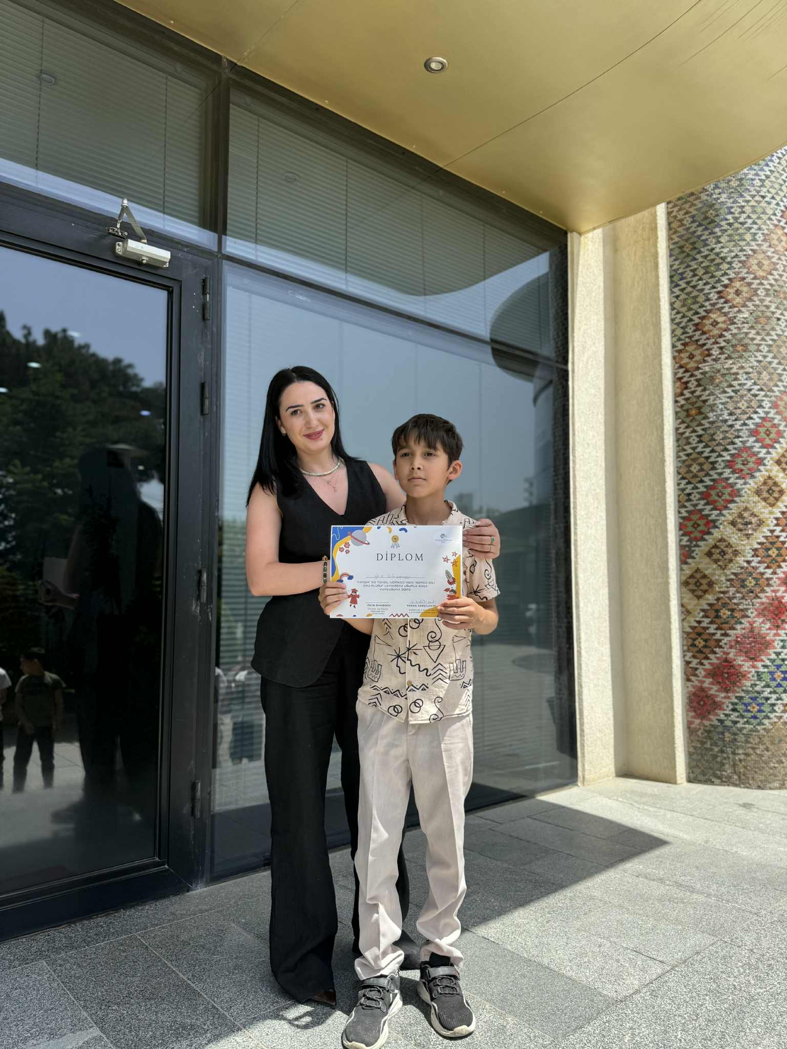 Diplomas of members of the "Georgian Reading Club" were presented at the Tea House