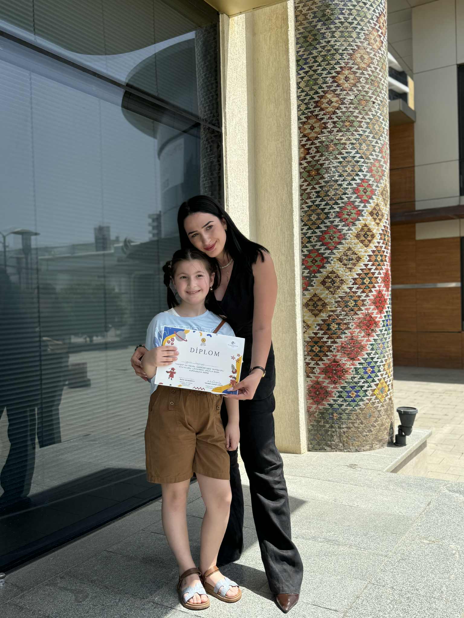 Diplomas of members of the "Georgian Reading Club" were presented at the Tea House