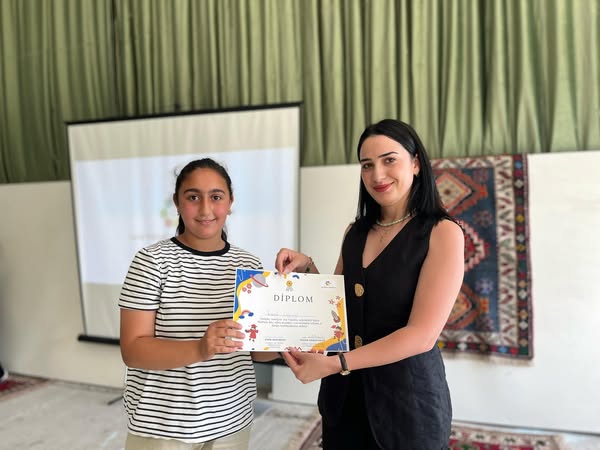 Diplomas were presented to members of the Georgian language club in the village of Yukhari Saral