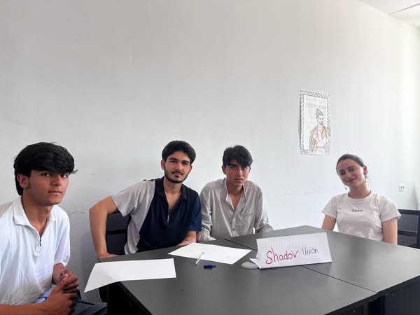 A quiz was held among members of the English language course at the "Saral Development and Education Center"