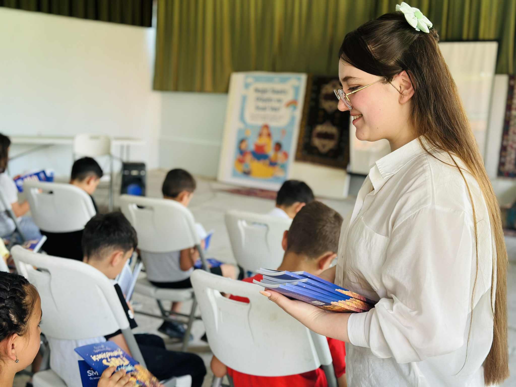An event was held at the "SARAL Development and Education Center" as part of the project "Fairytale Nights"