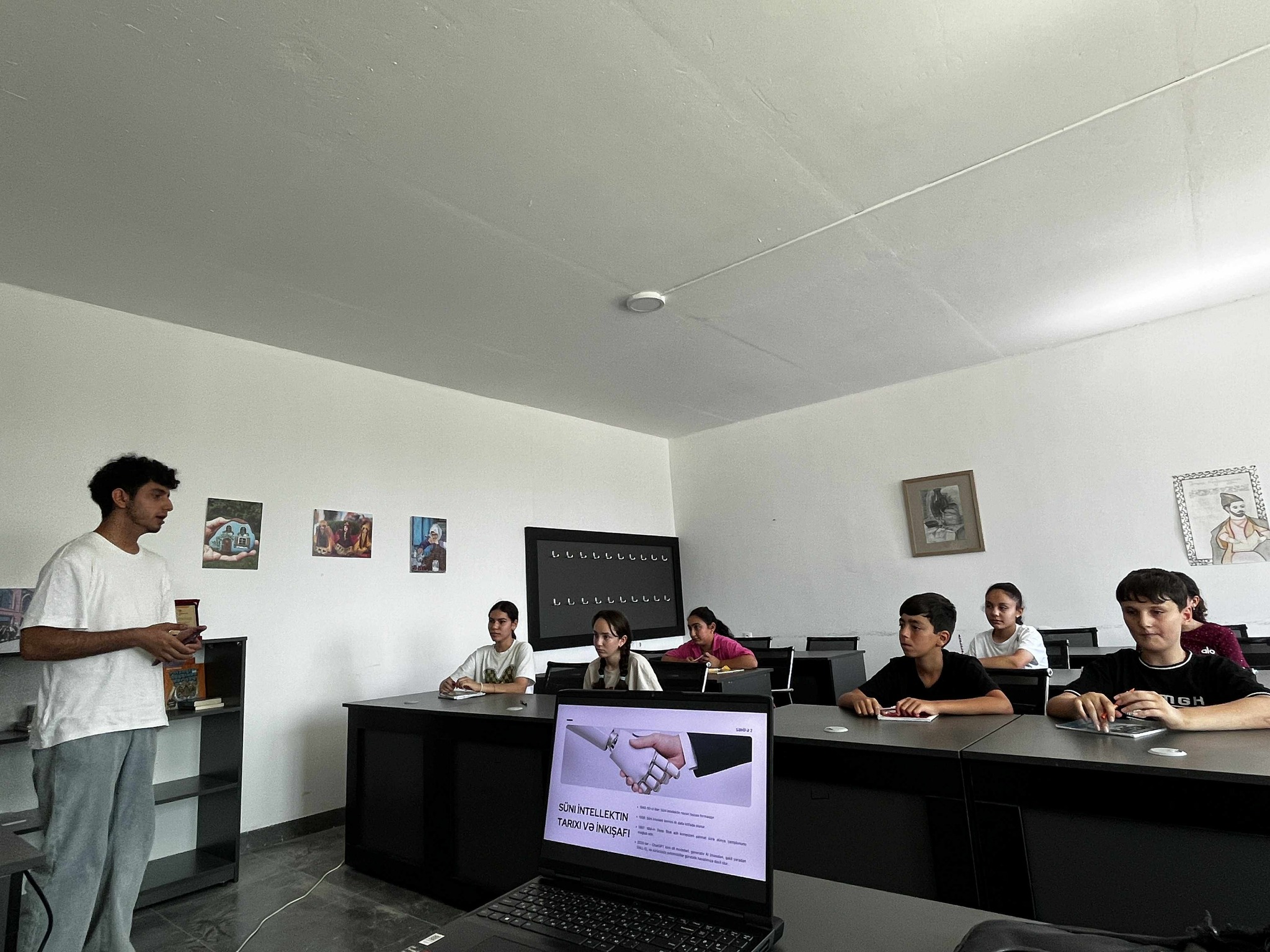 Training on artificial intelligence was held for young people at the "Saral Development and Education Center"