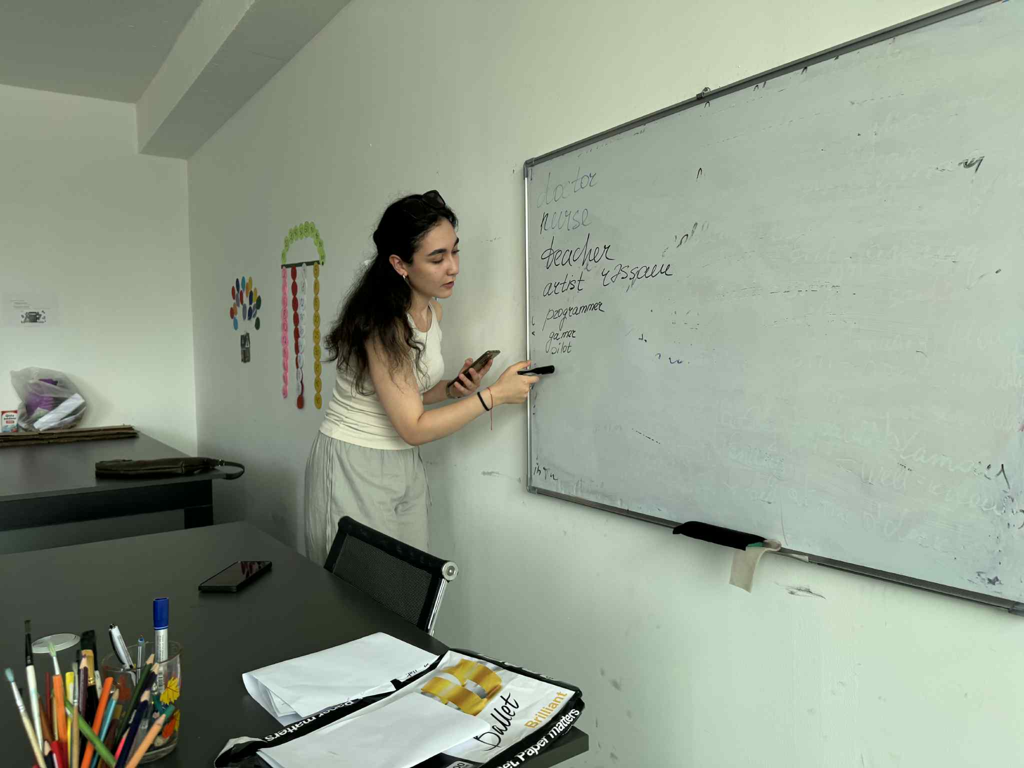 The "Auslandspraktikum" intern conducted a masterclass at the "Center for Development and Education".