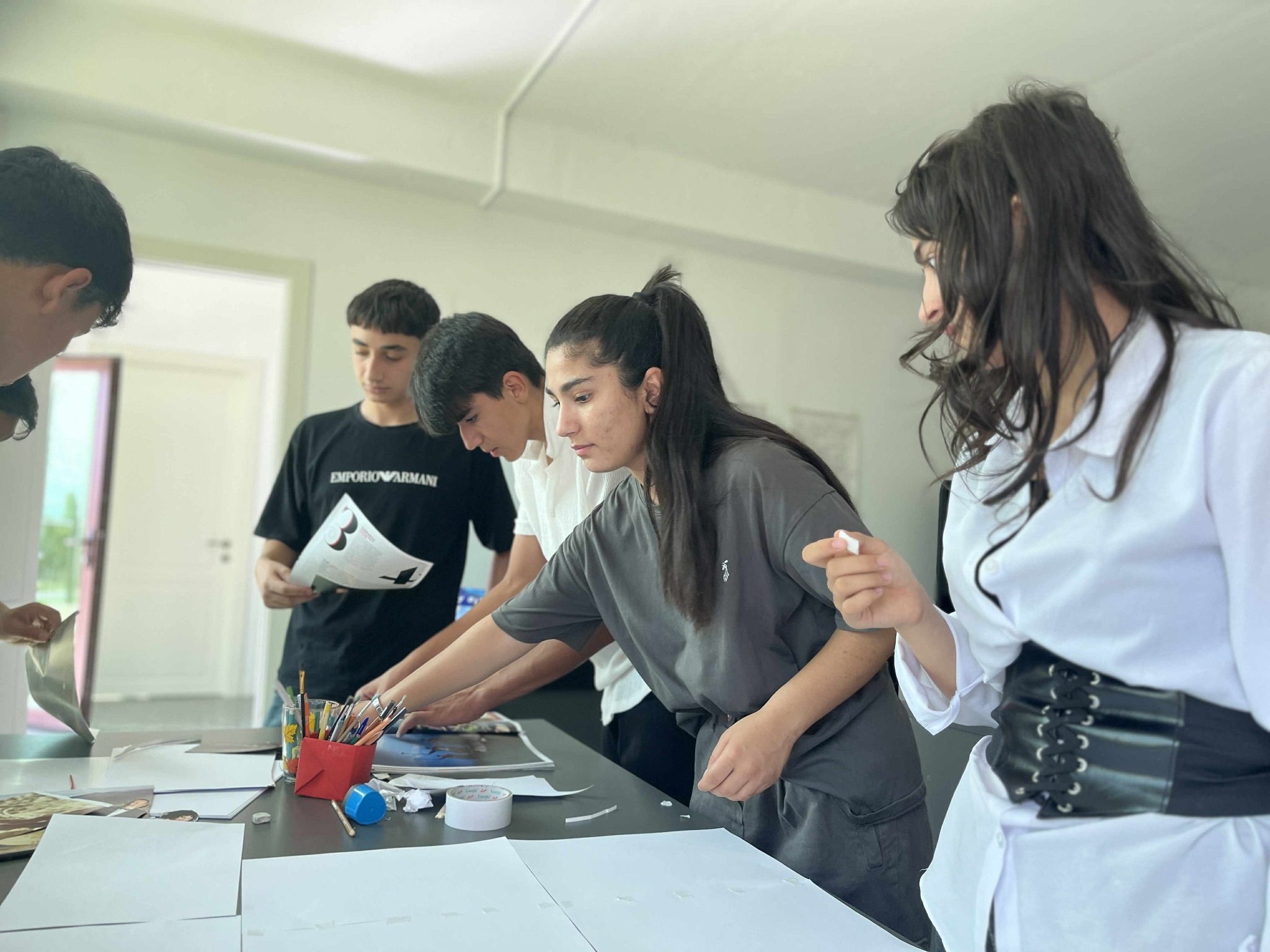 SARAL Development and Education Center. English lesson.