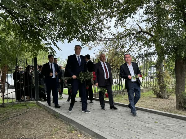 On the occasion of Memorial Day, the monument to National Hero Jalil Safarov, erected in the Lejbaddin village of Marneuli municipality, was visited