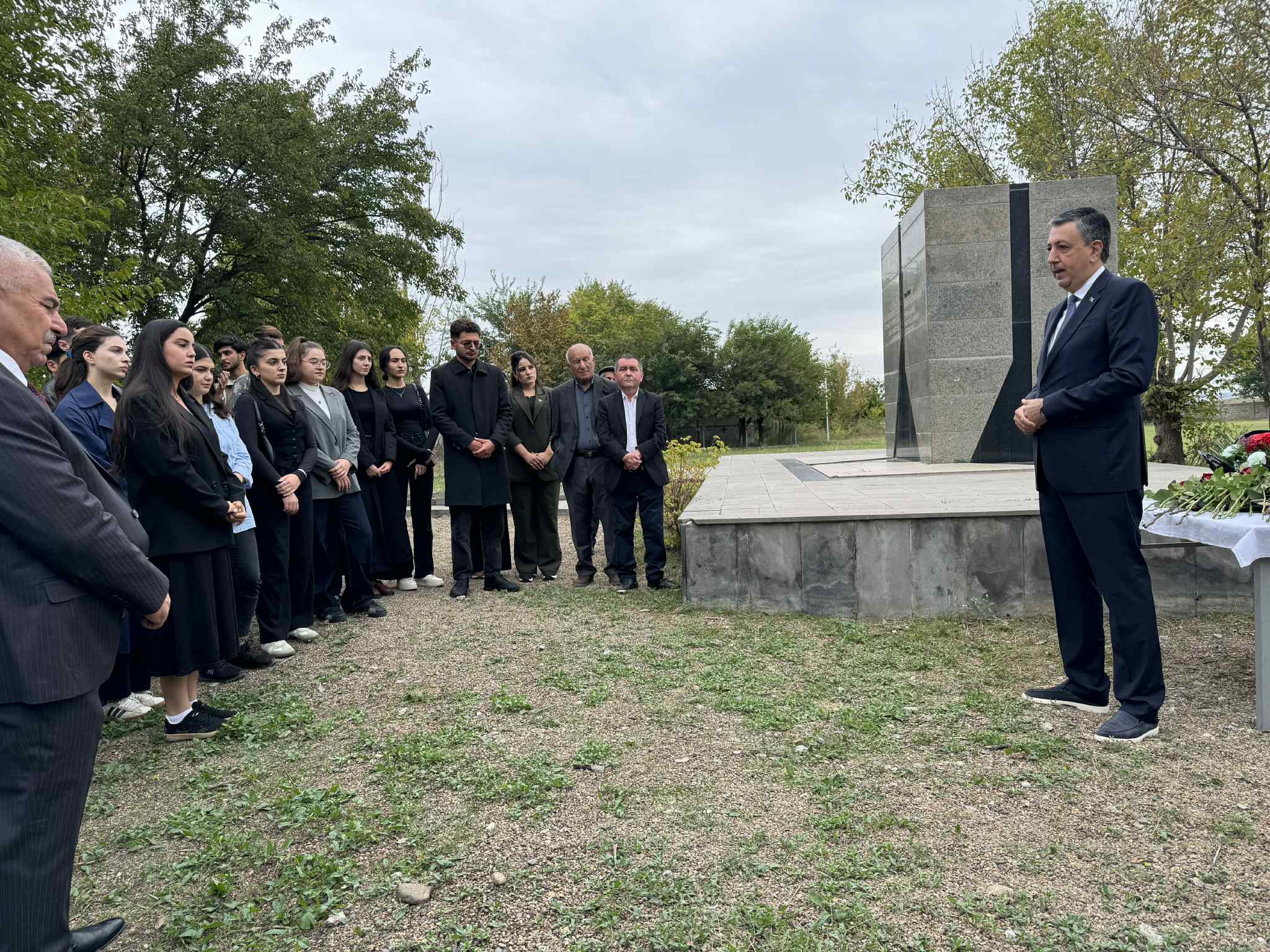 On the occasion of Memorial Day, the monument to National Hero Jalil Safarov, erected in the Lejbaddin village of Marneuli municipality, was visited