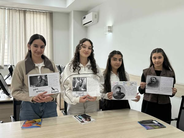 Presentations about Georgian Literature by members of the Georgian language course at the Tea House