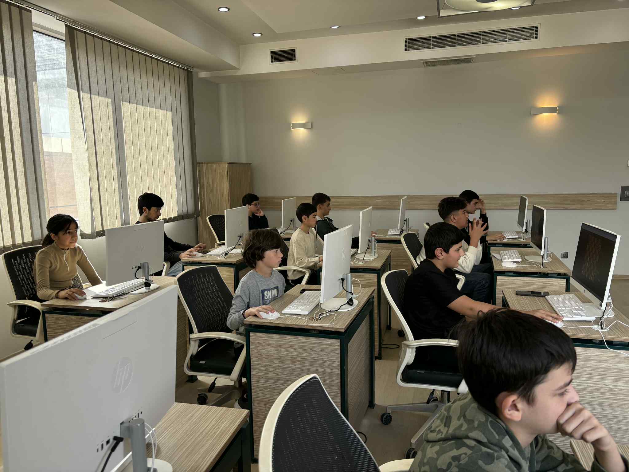 An online chess competition was organized among members of the Tea House chess course