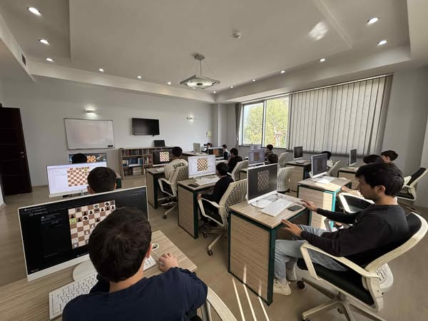 An online chess competition was organized among members of the Tea House chess course
