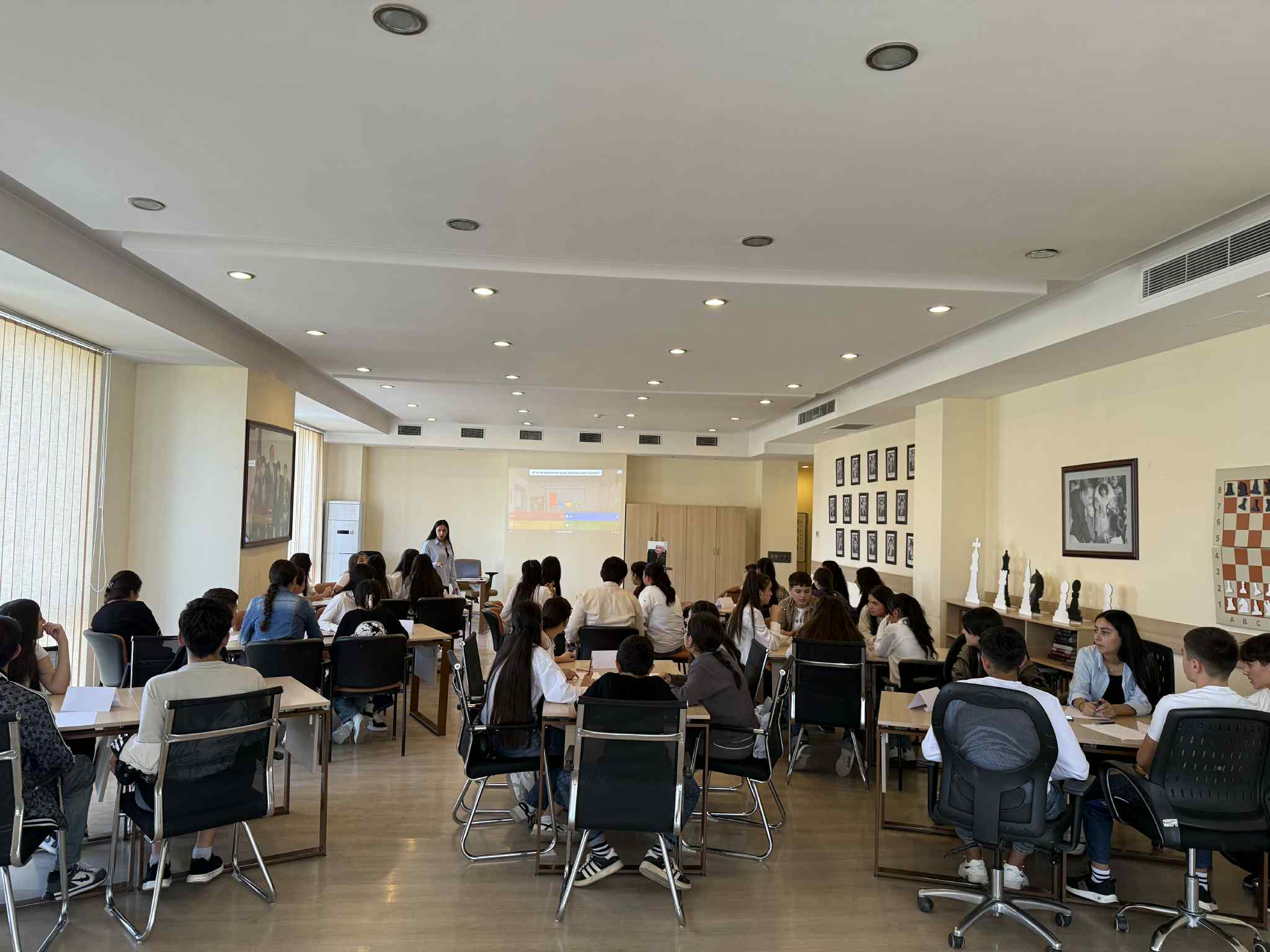 A knowledge competition was held at the Tea House with the participation of young people from Upper Saral and Marneuli