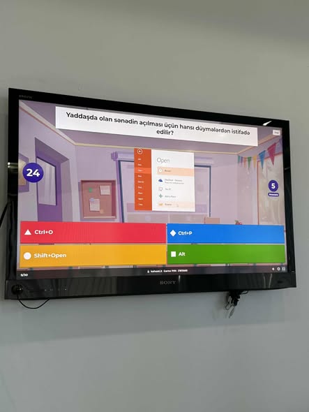 A quiz on computer knowledge was held at Tea House