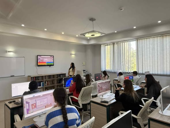 A quiz on computer knowledge was held at Tea House