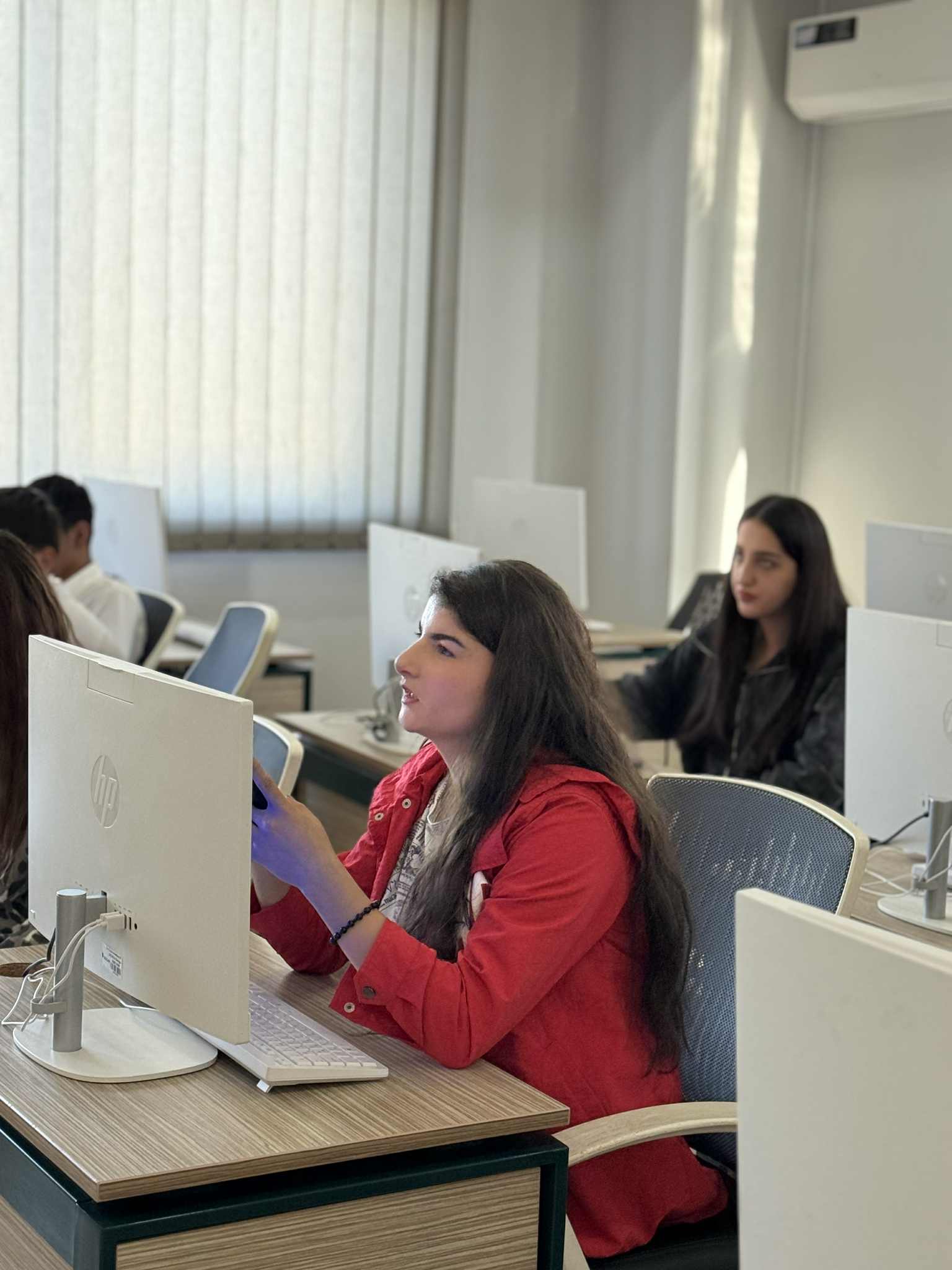 A quiz on computer knowledge was held at Tea House
