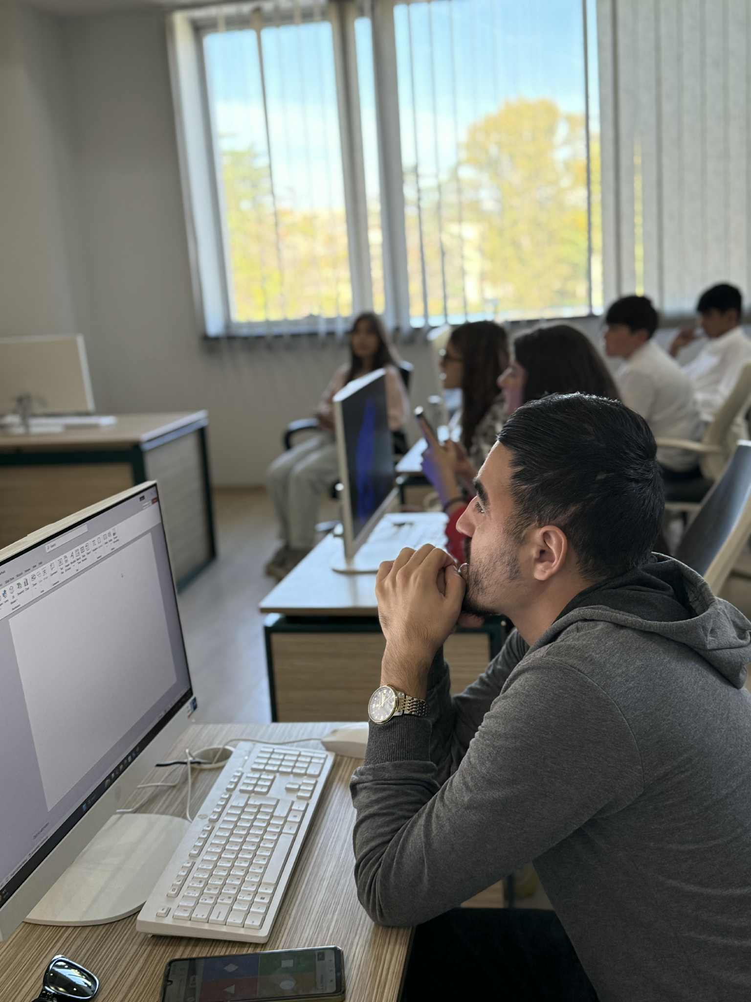 A quiz on computer knowledge was held at Tea House