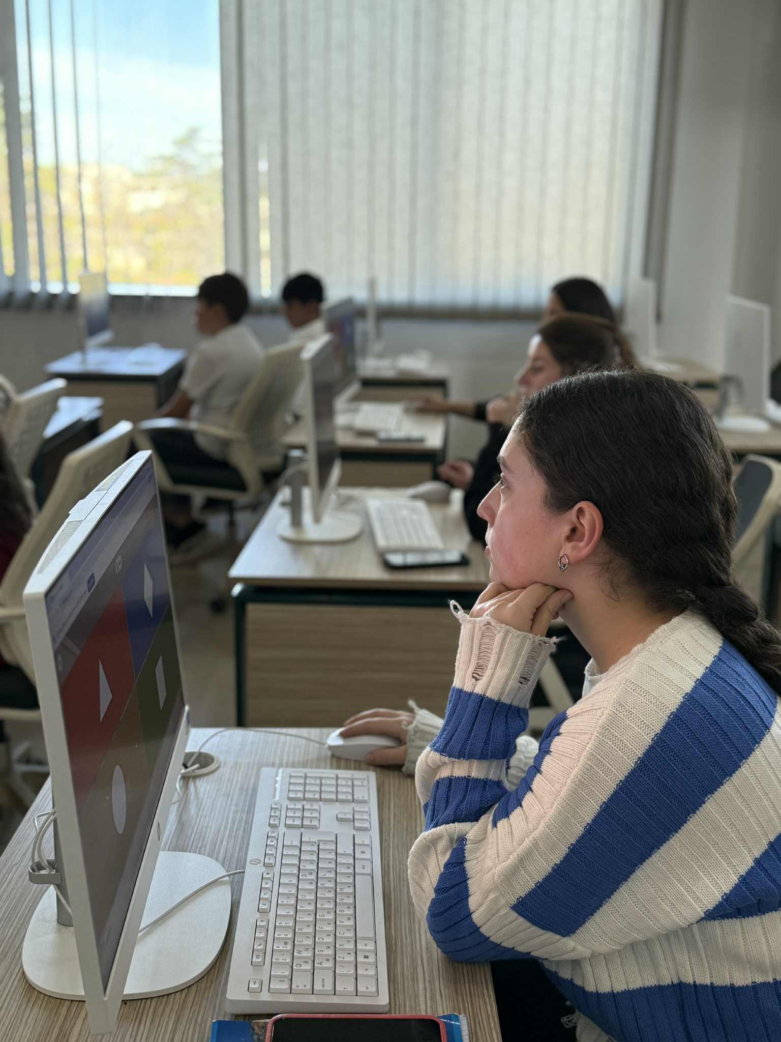 A quiz on computer knowledge was held at Tea House