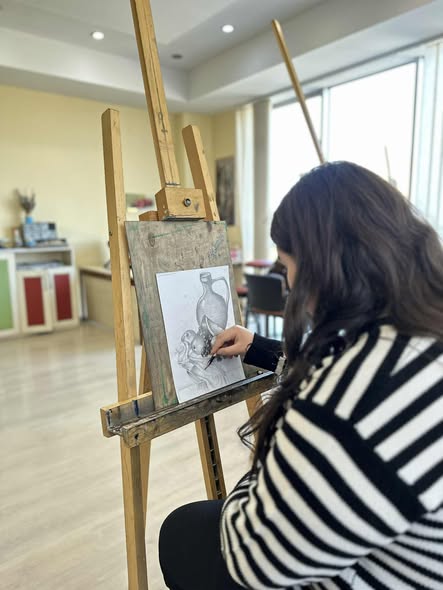 Drawing lesson at the Tea House