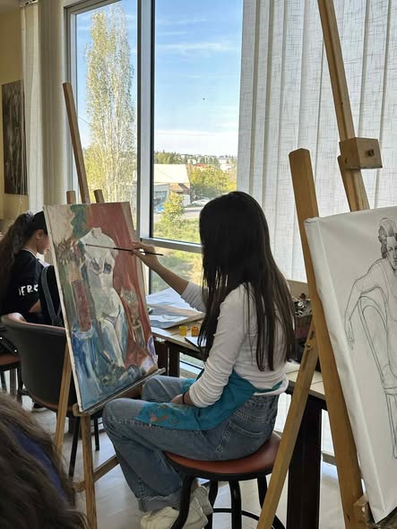 Drawing lesson at the Tea House