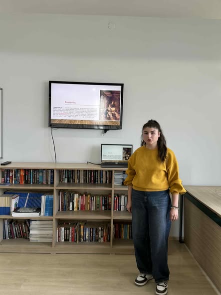 Computer course presentations at Tea House