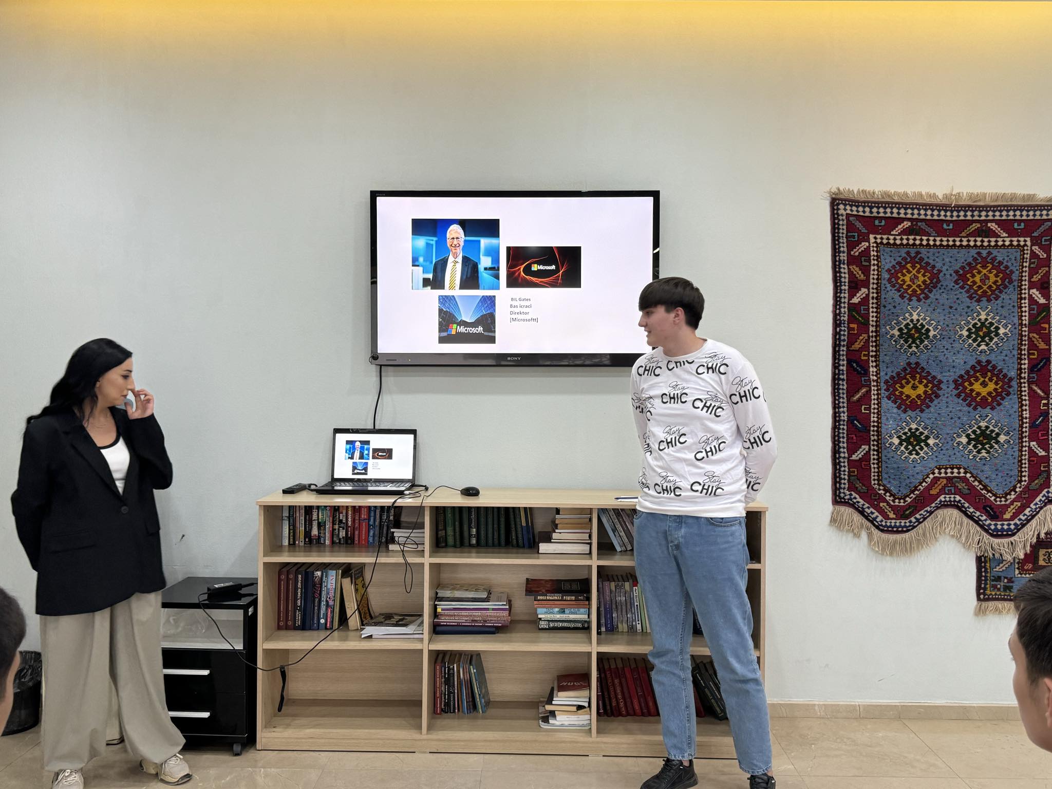 Presentations by computer course members at the Tea House